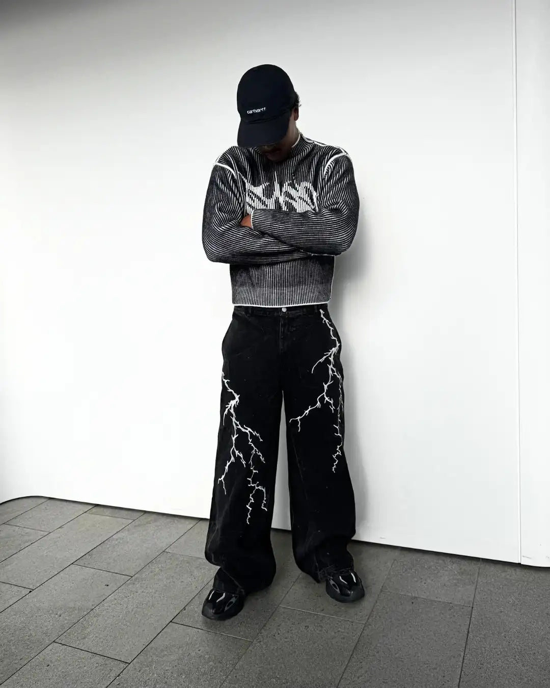 "Raven" - Knit