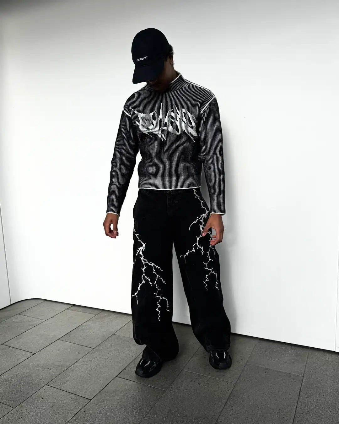 "Raven" - Knit